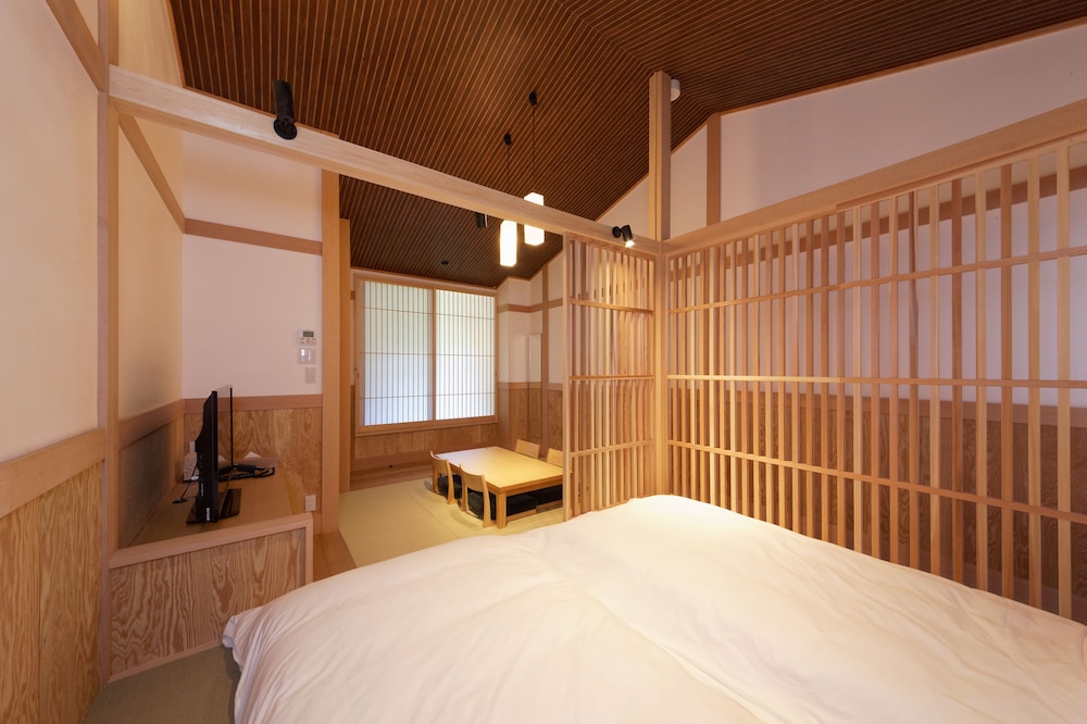 客室1 | ススキの原 一の湯