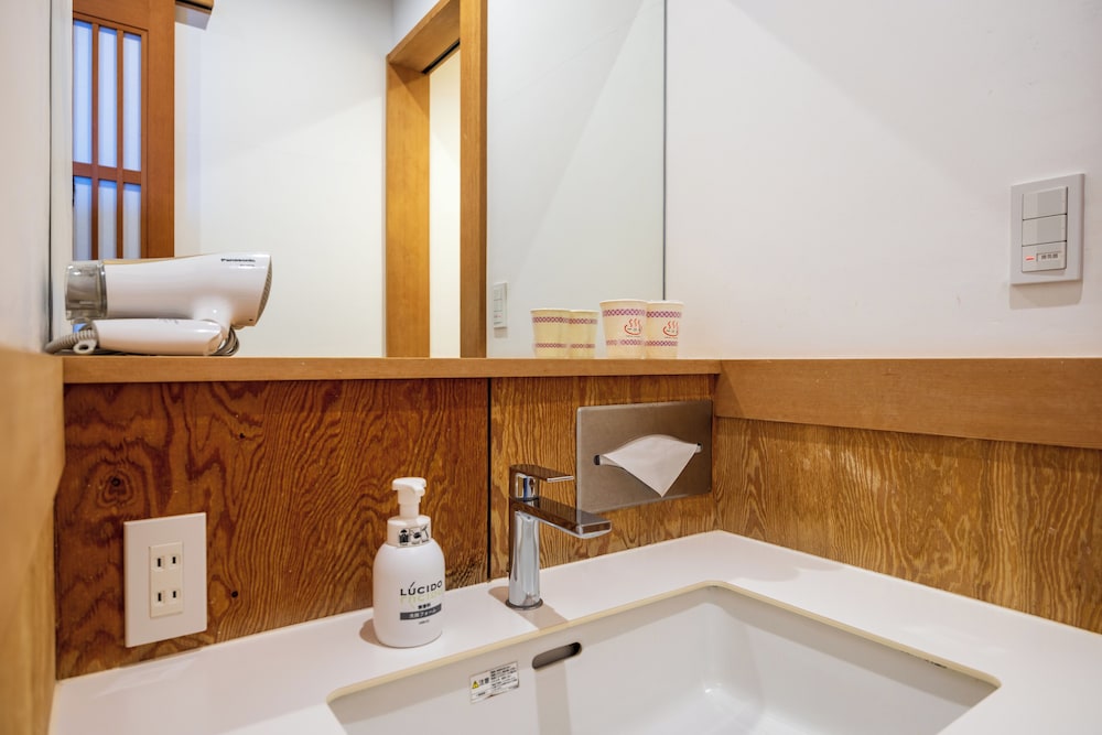 露天風呂付ツイン和室（禁煙） 客室1 | ススキの原 一の湯