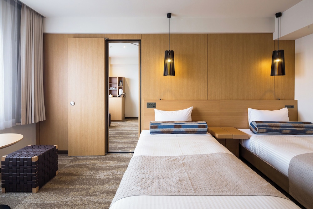 コネクティングルーム(24.8平米×2部屋) 禁煙 客室1 | アートホテル石垣島