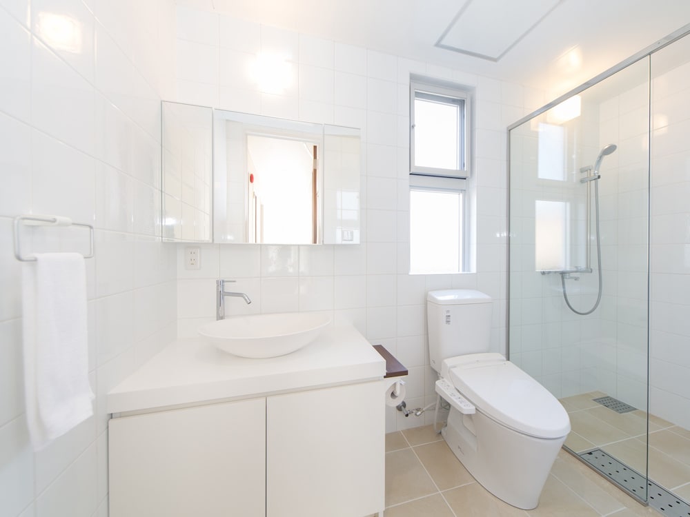 ロイヤルスイートヴィラ -テラスBBQ- 禁煙 バスルーム1 | プールヴィラ 今泊 by コルディオプレミアム