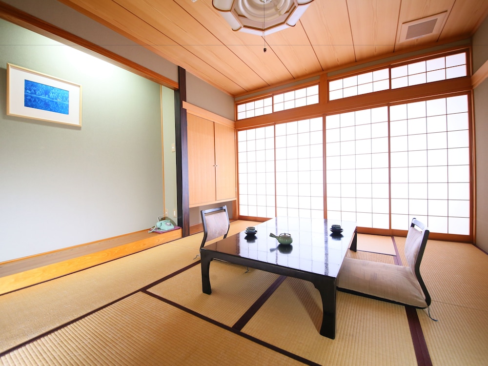 和室10畳 バスなし 客室1 | 美白の湯　荻原館