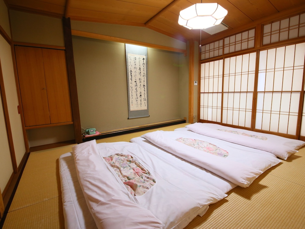 和室10畳 バスなし 客室2 | 美白の湯　荻原館