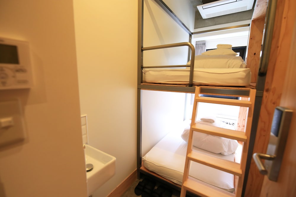 ツイン個室 BUNKベッド 客室1 | WISE OWL HOSTELS SHIBUYA