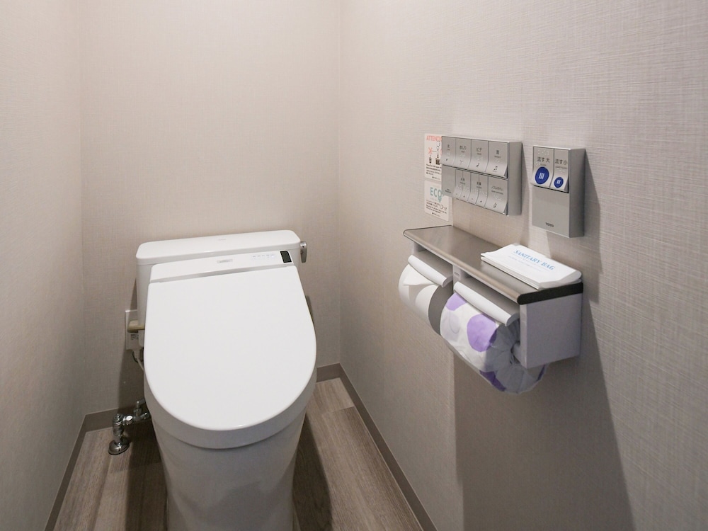 デラックスセミダブルルーム　喫煙可 客室2 | ベッセルイン滋賀守山駅前