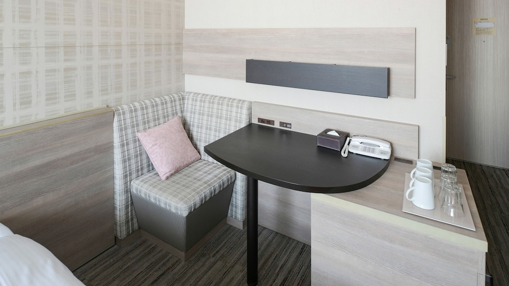 スーペリアセミダブルルーム　禁煙 客室4 | ベッセルイン滋賀守山駅前