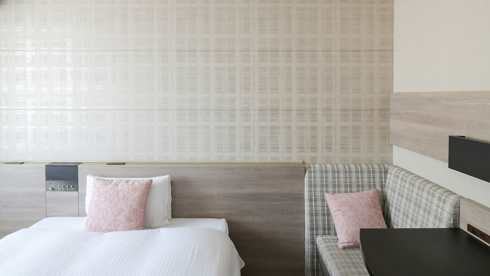 スーペリアセミダブルルーム　禁煙 客室2 | ベッセルイン滋賀守山駅前