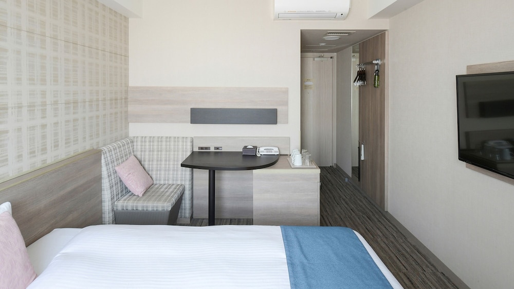 スーペリアセミダブルルーム　禁煙 客室3 | ベッセルイン滋賀守山駅前