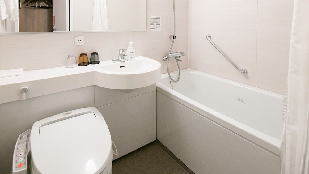 スーペリアセミダブルルーム　禁煙 バスルーム0 | ベッセルイン滋賀守山駅前