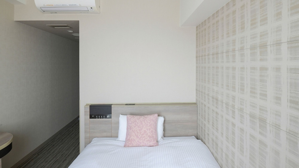 セミダブルルーム　禁煙 客室4 | ベッセルイン滋賀守山駅前