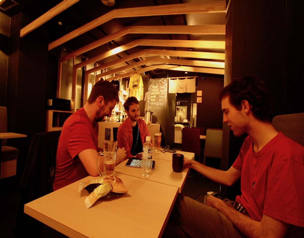 レストラン1 | 難波ゲストハウスハイブ