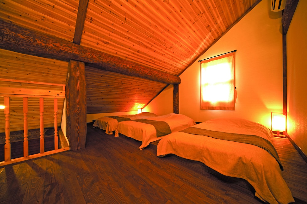 癒し風呂付コテージ タイプB (118) 低温岩盤浴・檜風呂付 客室1 | たまゆらの里