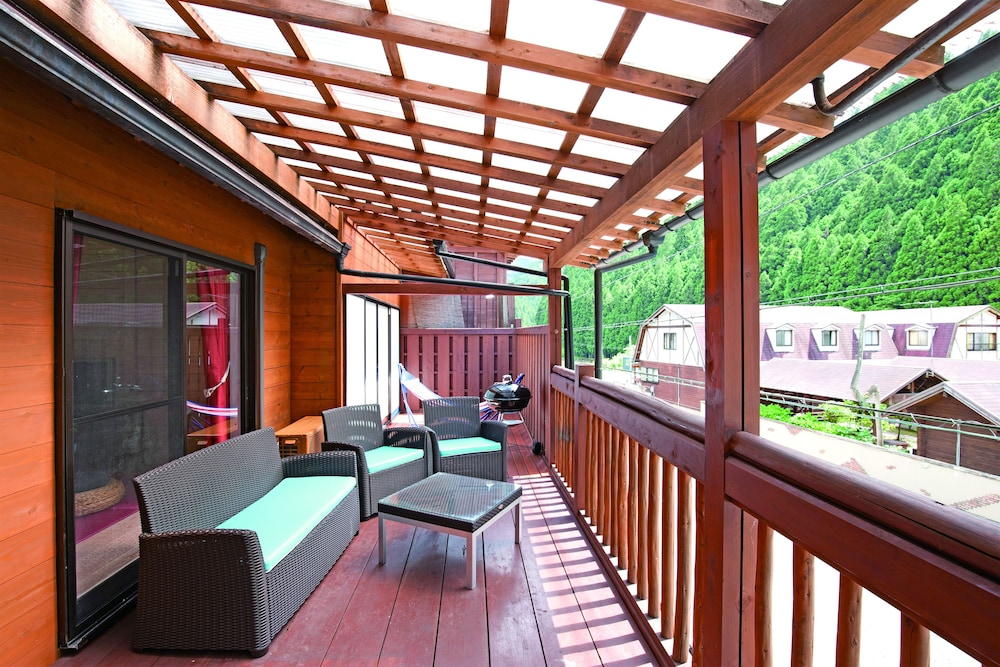 癒し風呂付コテージ タイプD (306) 檜風呂付 客室2 | たまゆらの里