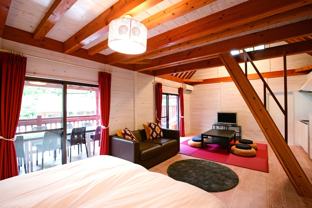 癒し風呂付コテージ タイプD (305) 檜風呂付 客室1 | たまゆらの里