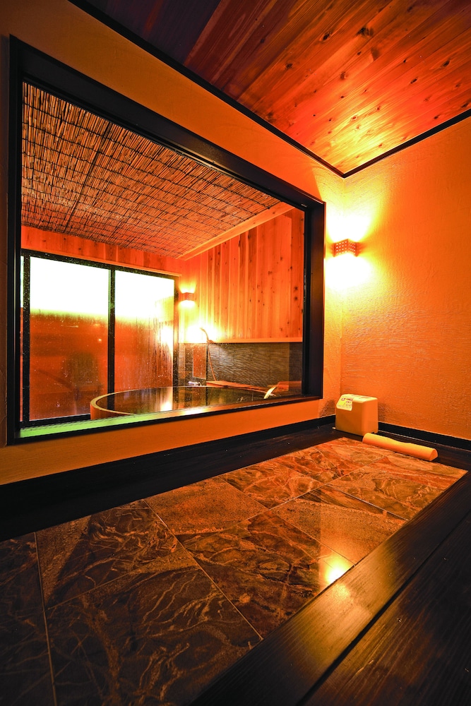 癒し風呂付コテージ タイプB (118) 低温岩盤浴・檜風呂付 客室2 | たまゆらの里