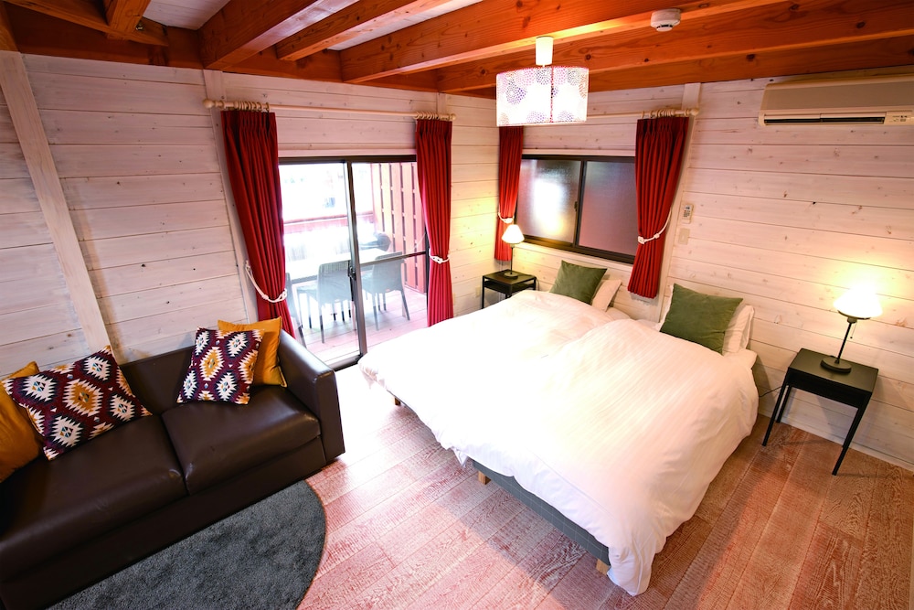 癒し風呂付コテージ タイプD (306) 檜風呂付 客室1 | たまゆらの里