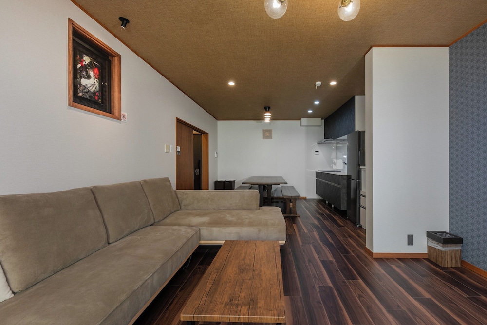 エクスクルーシブ タウンホーム リビング エリア2 | Shiki Homes 真心