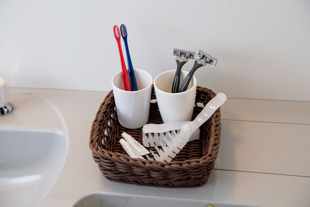 【喫煙】セミダブル14㎡(本館ステーションウィング) バスルーム3 | ホテル アザット 那覇