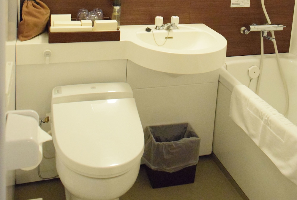 【禁煙】トリプル23㎡(別館リバーウィング) バスルーム0 | ホテル アザット 那覇