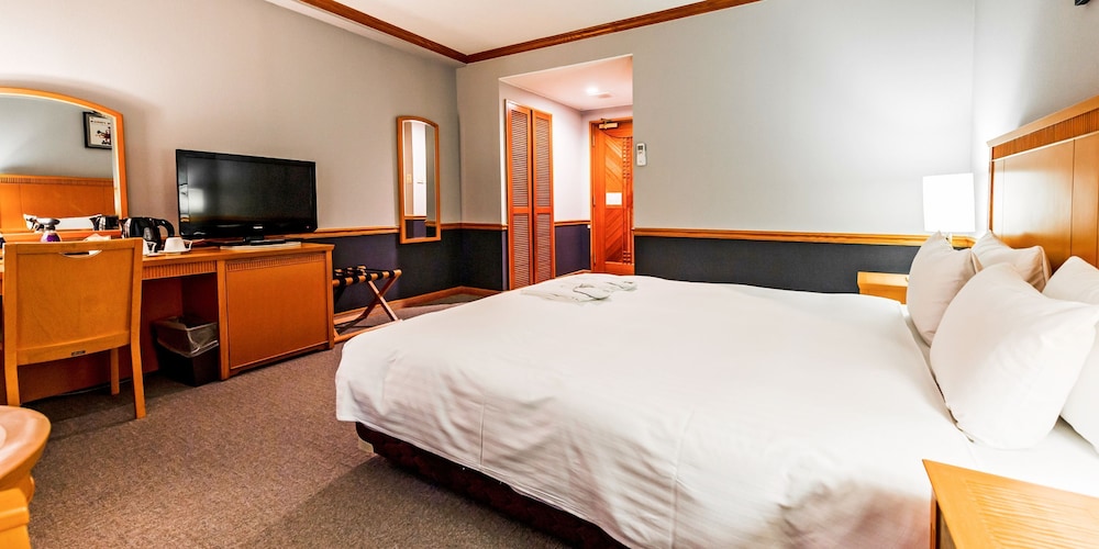 【喫煙】ダブル23㎡（本館ステーションウィング） 客室3 | ホテル アザット 那覇