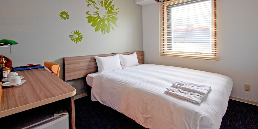 【禁煙】コンフォートダブル14㎡（本館ステーションウィング） 客室6 | ホテル アザット 那覇