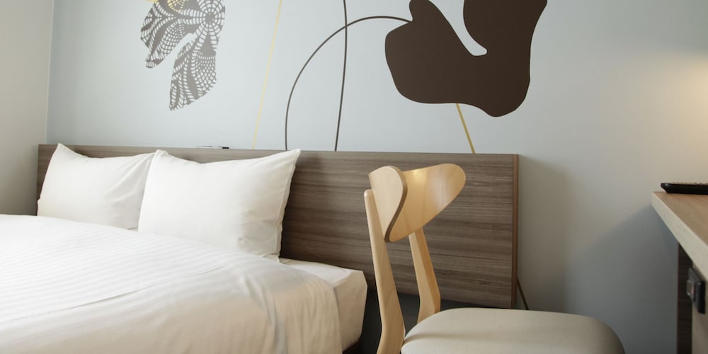 【禁煙】コンフォートダブル14㎡（本館ステーションウィング） 客室5 | ホテル アザット 那覇