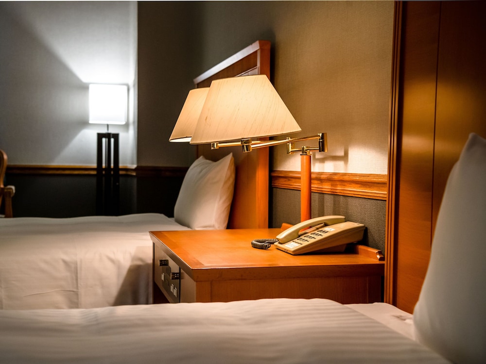 【禁煙】ツイン23㎡（本館ステーションウィング） 客室6 | ホテル アザット 那覇