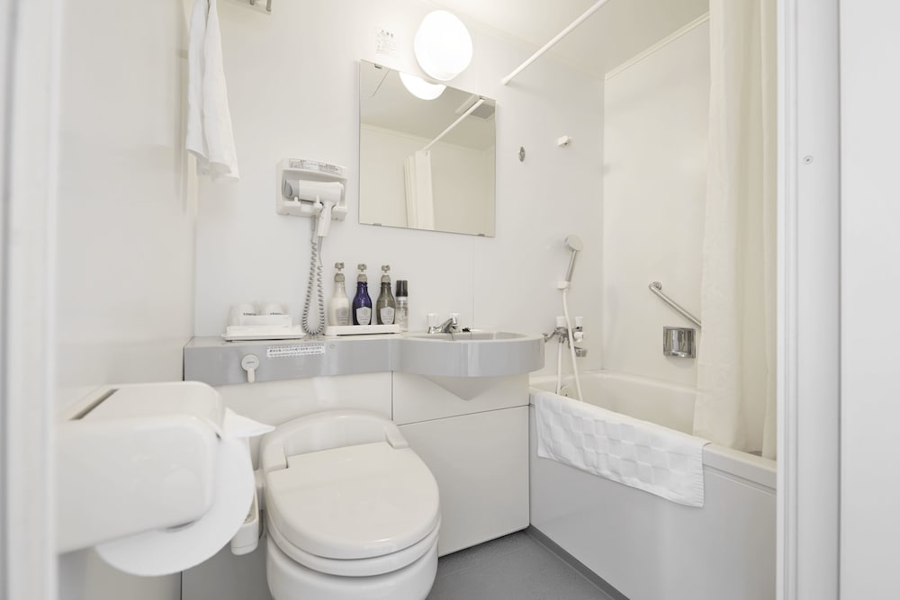 【喫煙】セミダブル14㎡(本館ステーションウィング) バスルーム0 | ホテル アザット 那覇