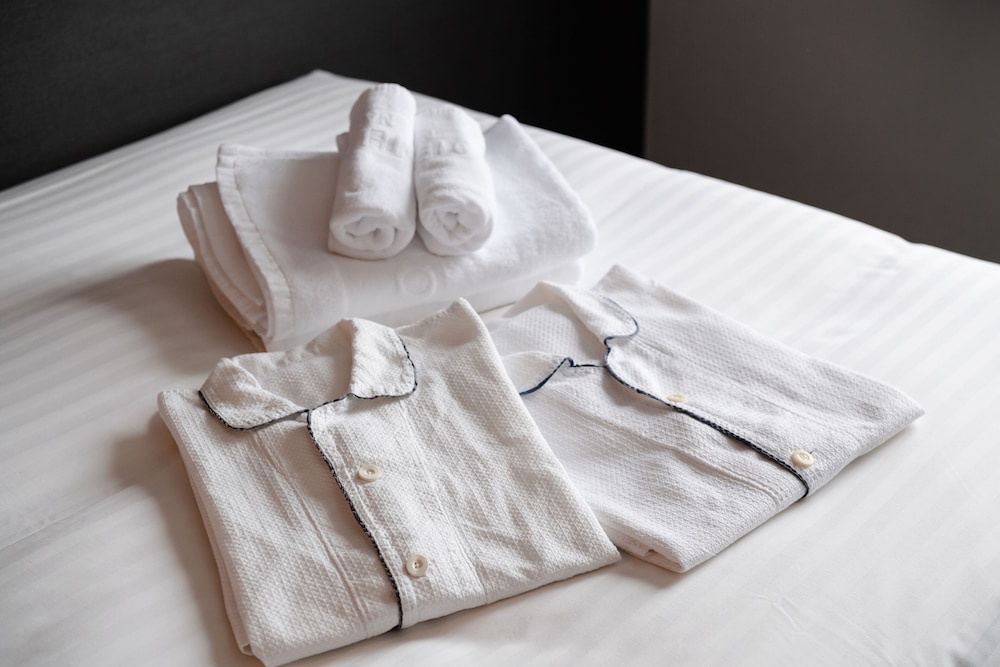 【喫煙】セミダブル14㎡(本館ステーションウィング) 客室の設備とサービス5 | ホテル アザット 那覇