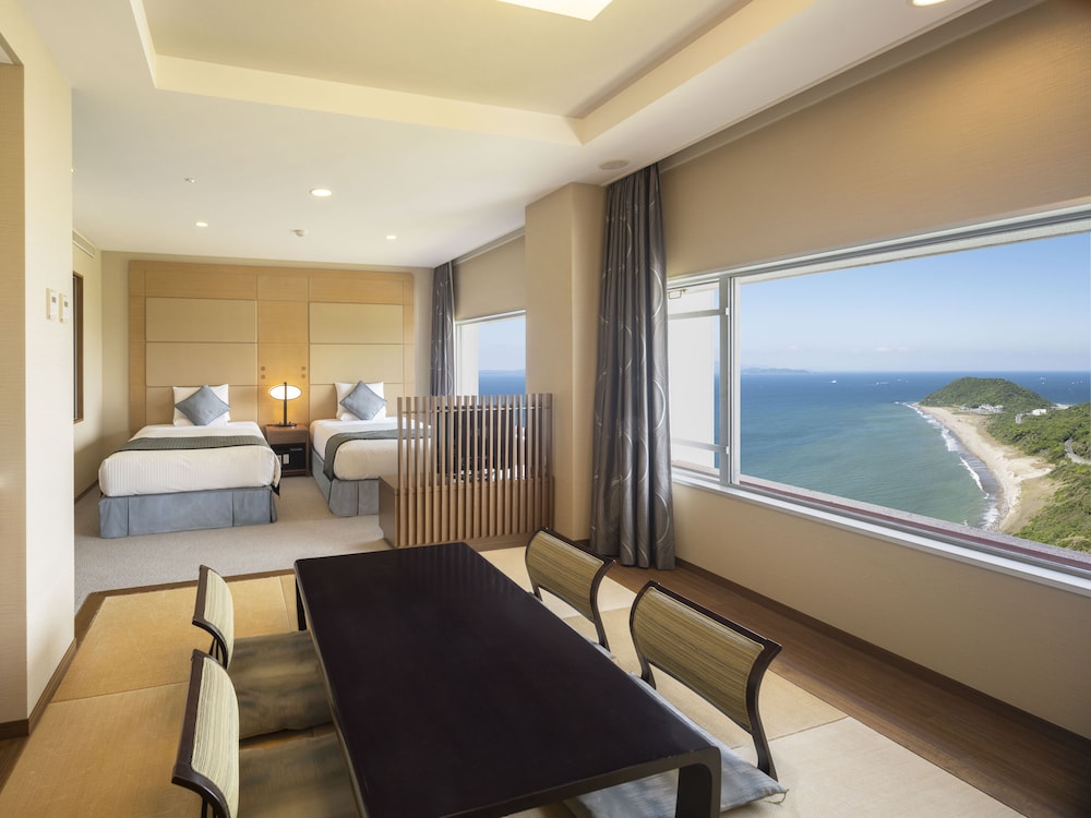 デラックス和洋室A (禁煙) 客室1 | 伊良湖オーシャンリゾート