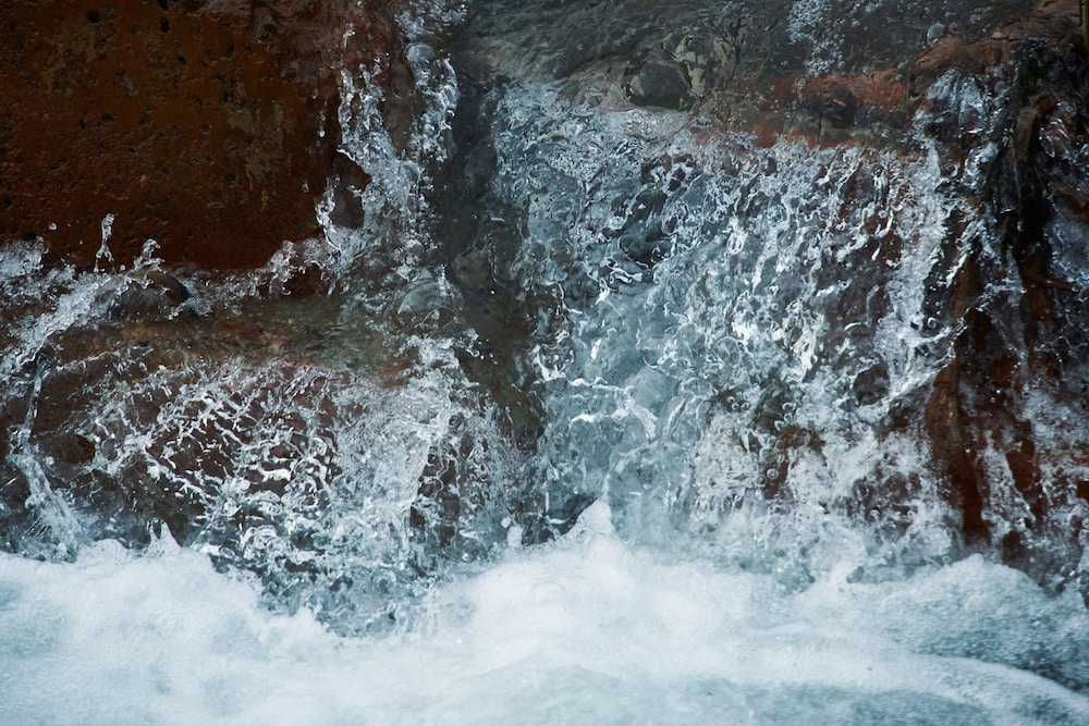 スタンダード ルーム 共用バスルーム レイク ビュー0 | 層雲峡温泉 ホテル雲井