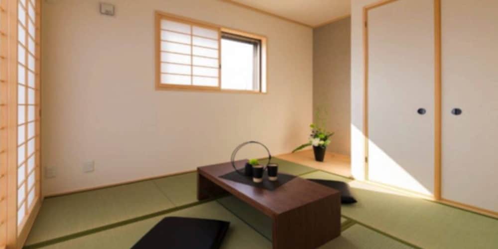 竹ハリエ 和室​二間続（トイレ付・バスルーム共同）(布団9式) | ラシーヌホーム 針江