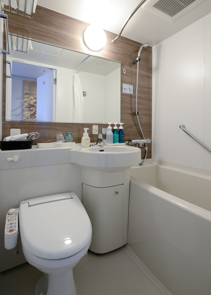 高層階確約 - [2名様予約のみ]EXセミダブルルーム Aタイプ 禁煙 (14m²) バスルーム0 | 京急EXイン 羽田