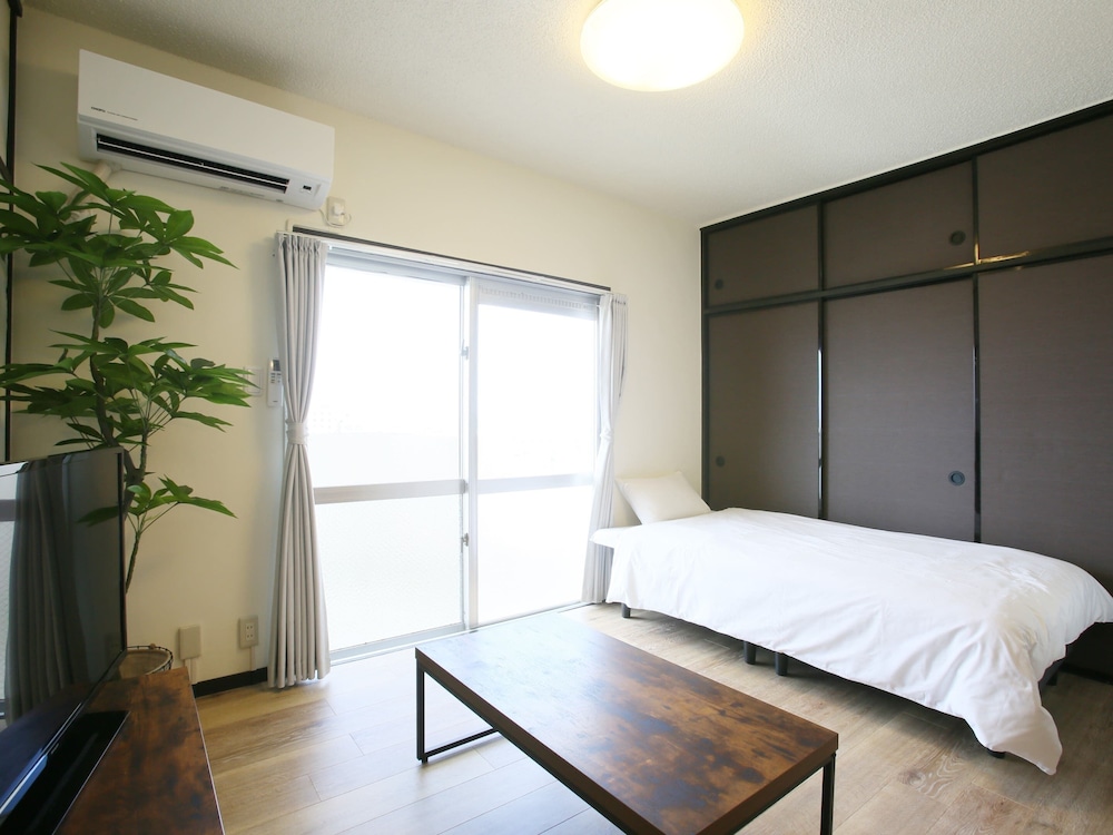 スタンダード(ツインルーム+和室)[禁煙] 客室内のダイニングエリア0 | スカイククル石垣島