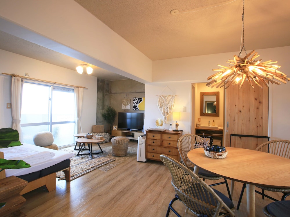 オーシャンリビング リビング エリア3 | スカイククル石垣島