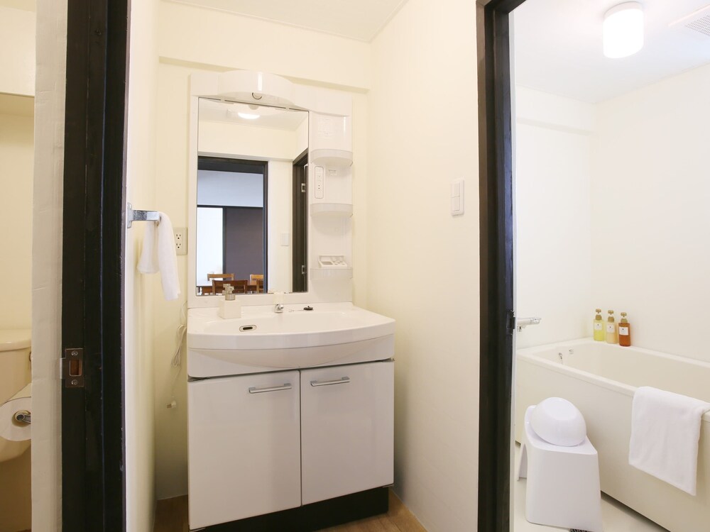 スタンダード(ツインルーム+和室)[禁煙] バスルーム6 | スカイククル石垣島