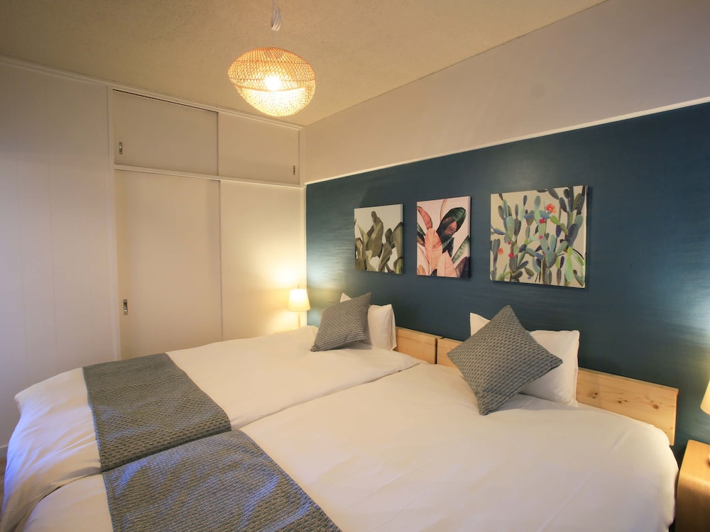 琉球リビング 客室3 | スカイククル石垣島