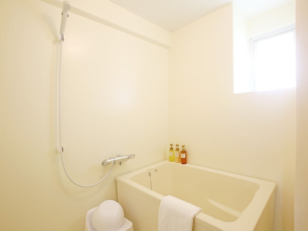 スタンダード(ツインルーム+和室)[禁煙] バスルーム7 | スカイククル石垣島