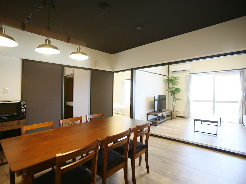 スタンダード(ツインルーム+和室)[禁煙] リビング エリア10 | スカイククル石垣島