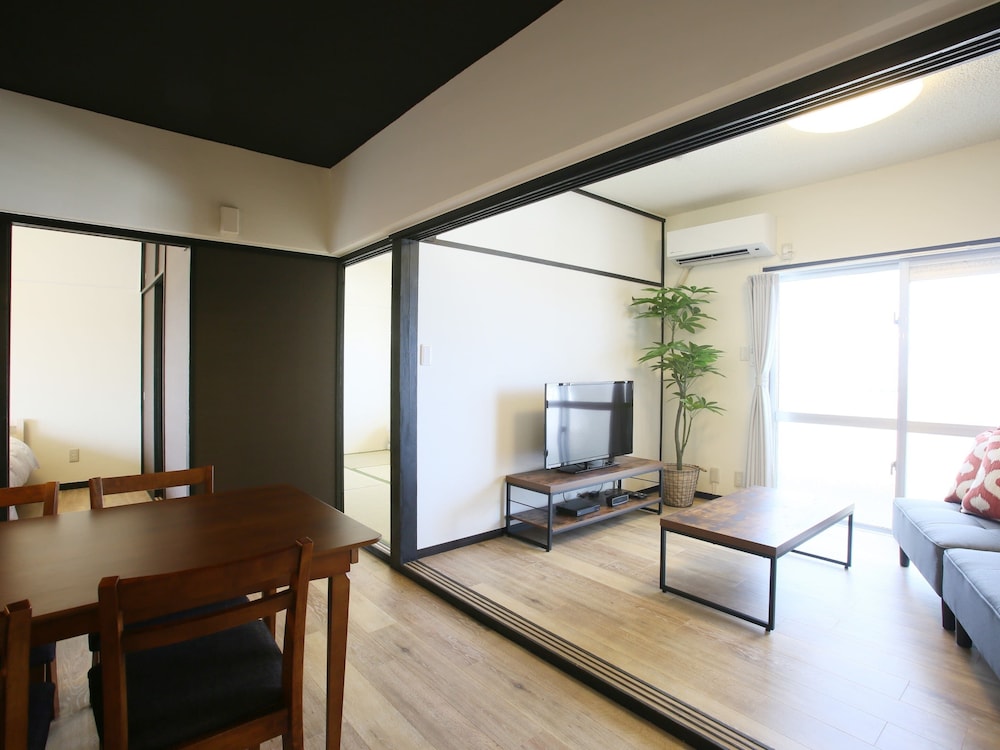 スタンダード(ツインルーム+和室)[禁煙] リビング エリア8 | スカイククル石垣島