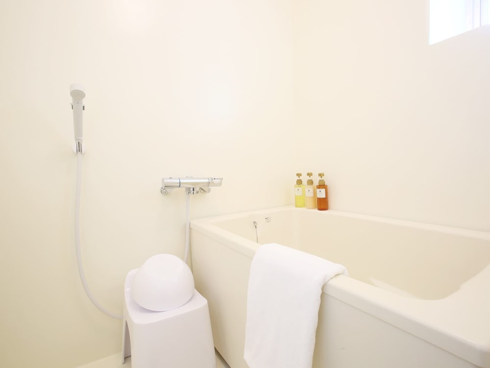 スタンダード(ツインルーム+和室)[禁煙] バスルーム3 | スカイククル石垣島