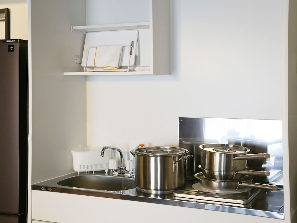 スタンダード(ツインルーム+和室)[禁煙] 専用キッチン1 | スカイククル石垣島