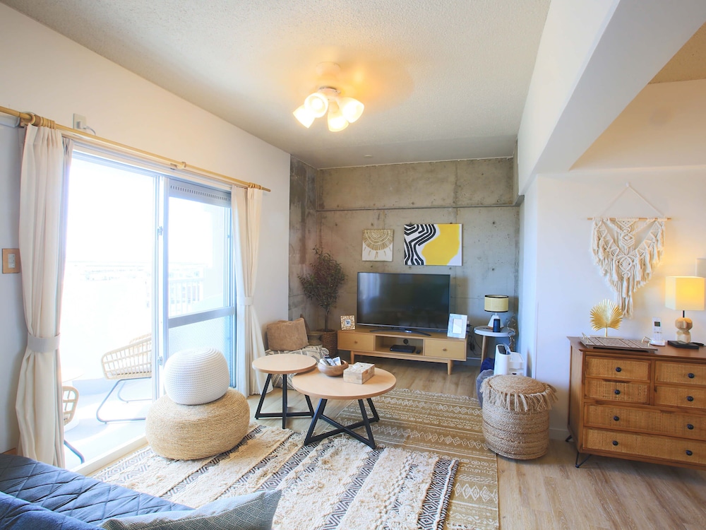 オーシャンリビング 客室内のダイニングエリア9 | スカイククル石垣島