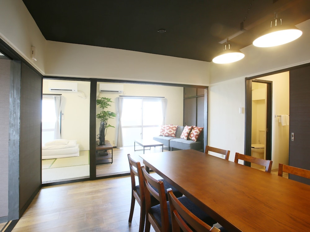 スタンダード(ツインルーム+和室)[禁煙] リビング エリア11 | スカイククル石垣島