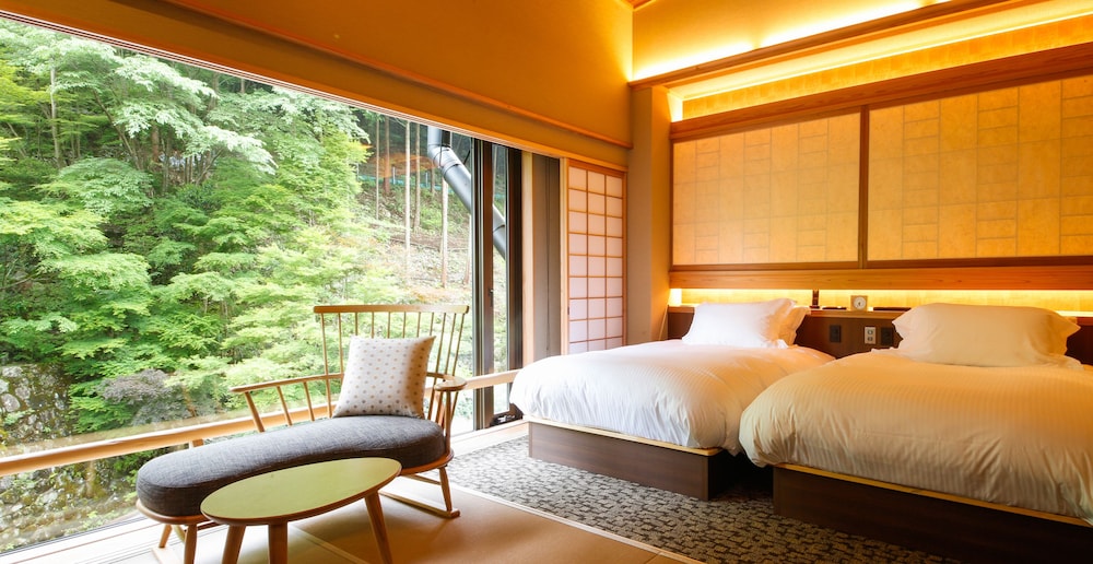 客室1 | 湯山荘 阿讃琴南