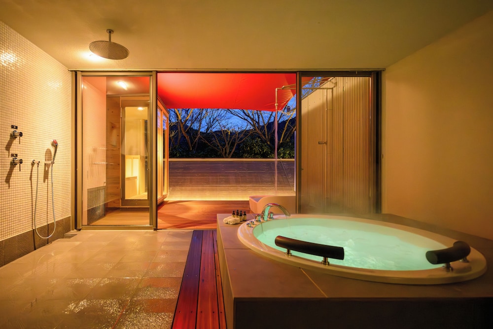 離れスイート ハリウッドツインルーム バスルーム0 | リゾートホテル モアナコースト