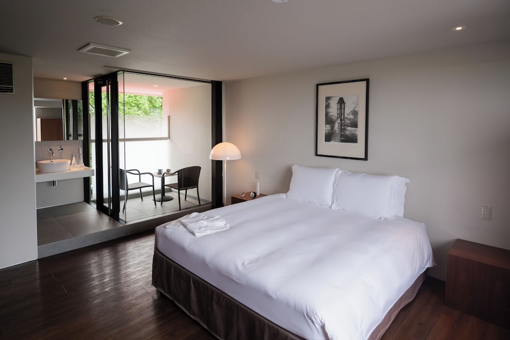 離れスイート ダブルルーム | リゾートホテル モアナコースト