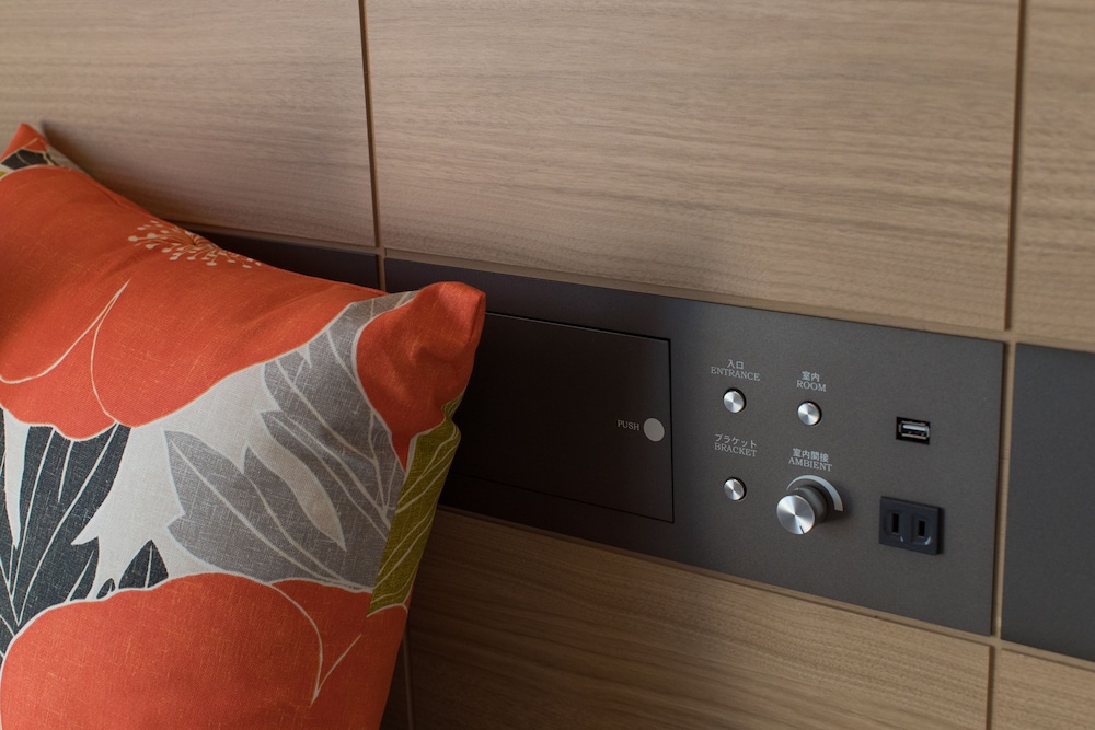 スーペリアダブル 禁煙 客室2 | JR九州ホテル ブラッサム那覇