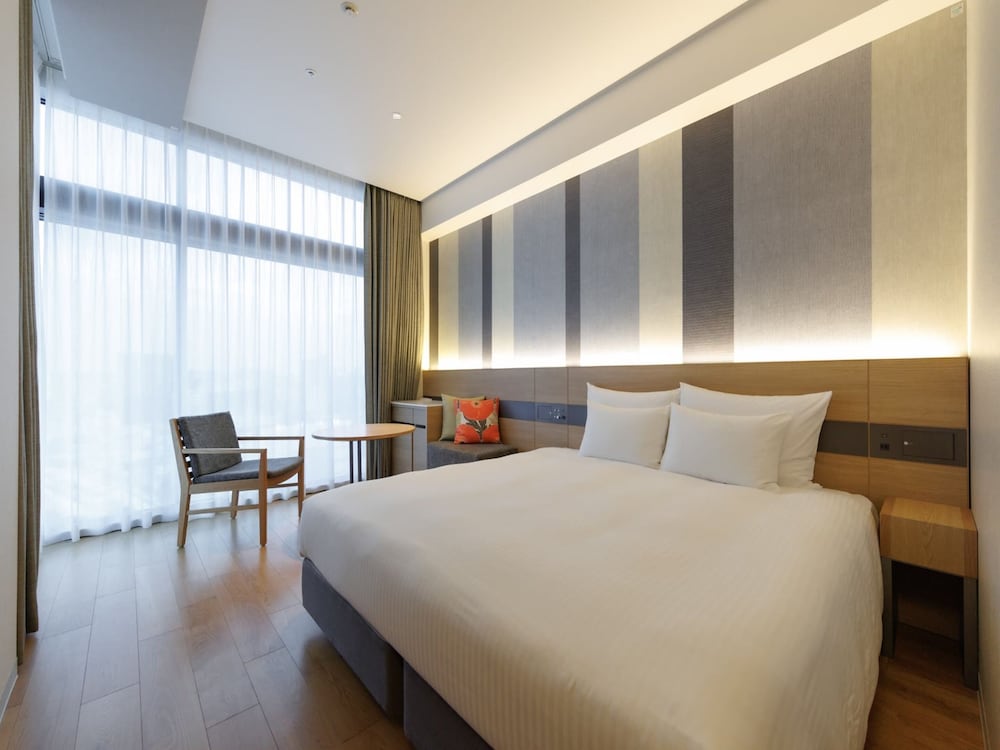 デラックスキング 禁煙 | JR九州ホテル ブラッサム那覇