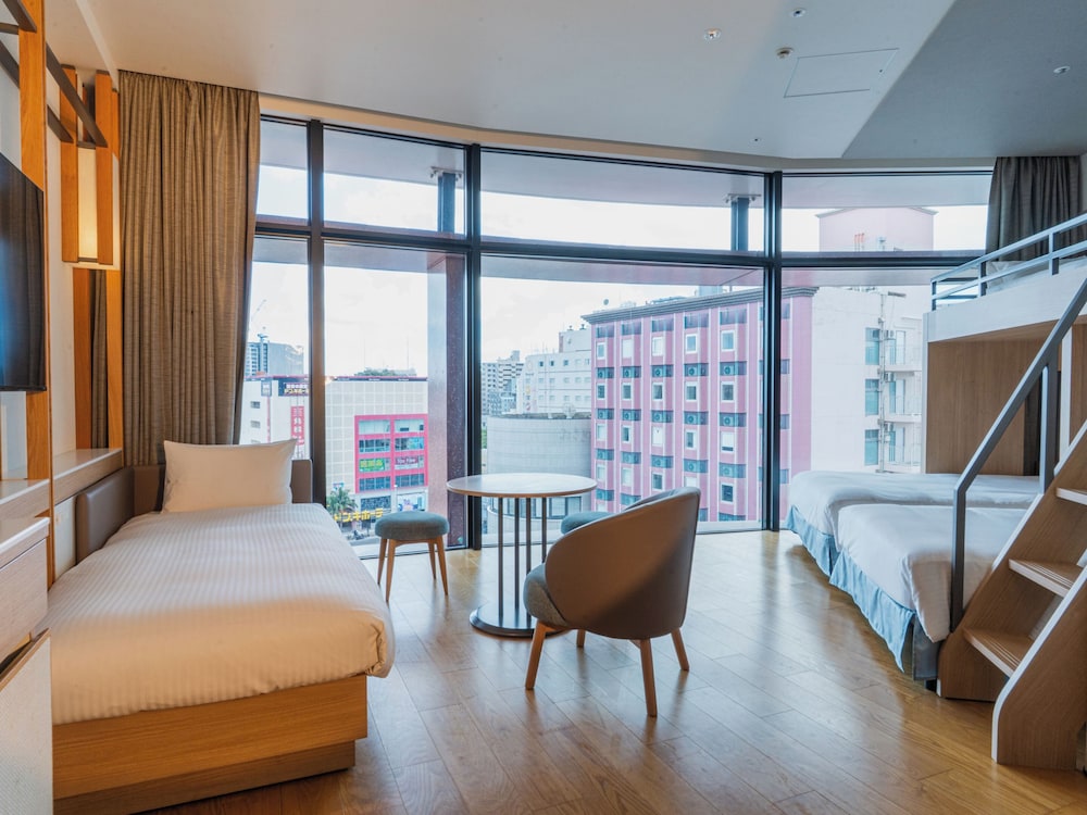 ファミリー ルーム 客室3 | JR九州ホテル ブラッサム那覇