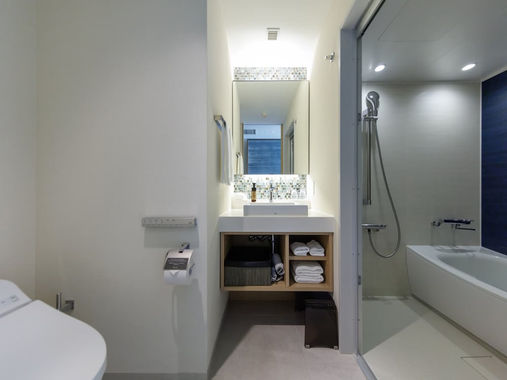 スーペリアツイン 禁煙 バスルーム1 | JR九州ホテル ブラッサム那覇